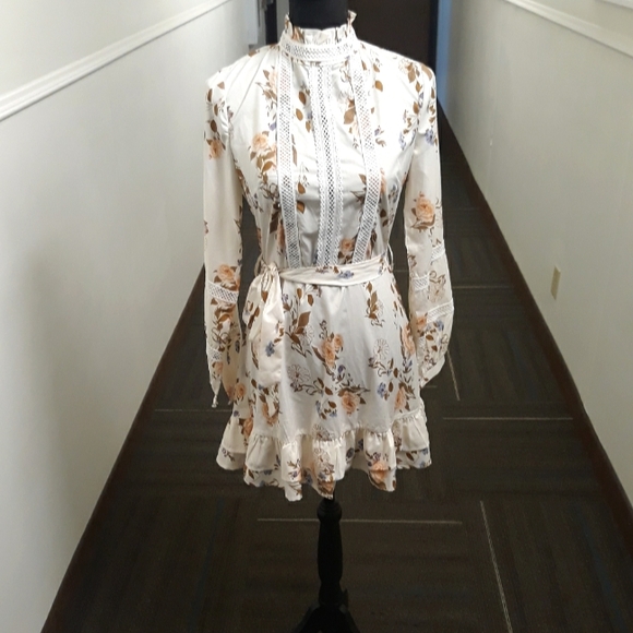 Eilly Bazar Floral Lace Insert Belted Dress - Size Small Flower Ruffle Hem Dress - Picture 12 of 13